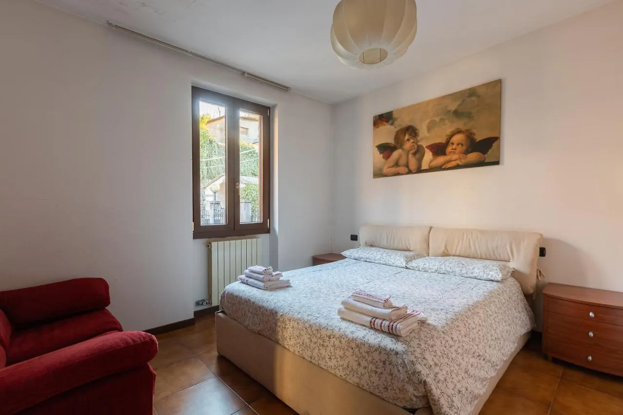 Mysa Properties - Charming Apartment With Lake View Perledo 0*,  Italy